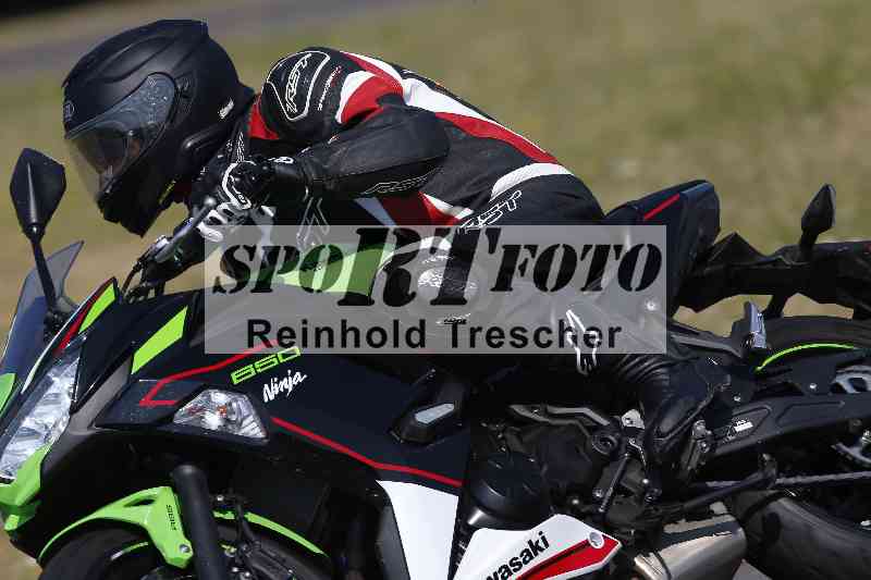 Archiv-2023/28 05.06.2023 Moto Club Anneau du Rhin/blanc-novice/5